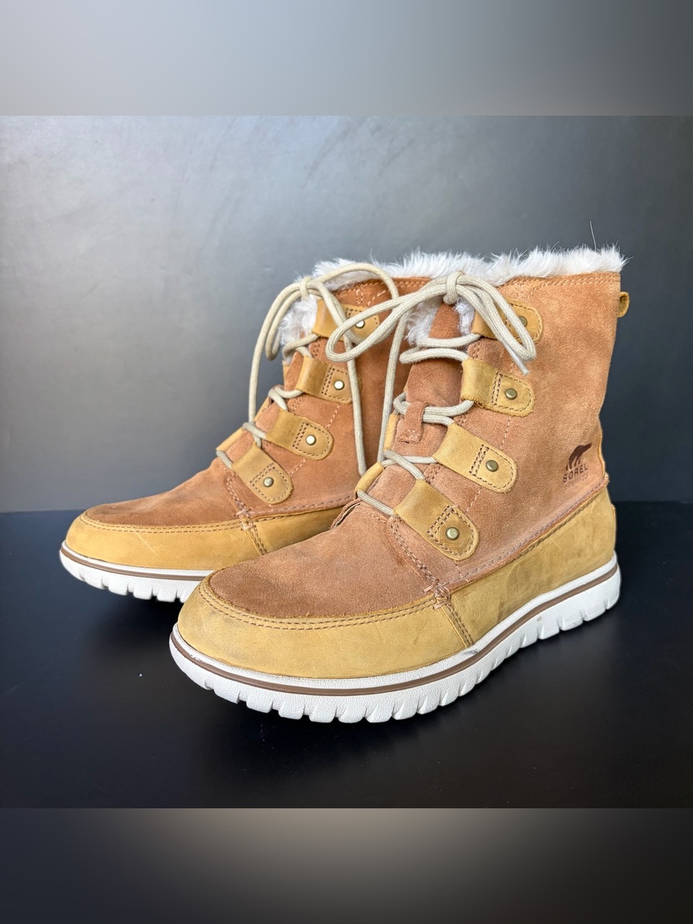 Sorel Cozy Joan Waterproof Winter Boots Women’s 8 Brown Faux Fur Two Tone